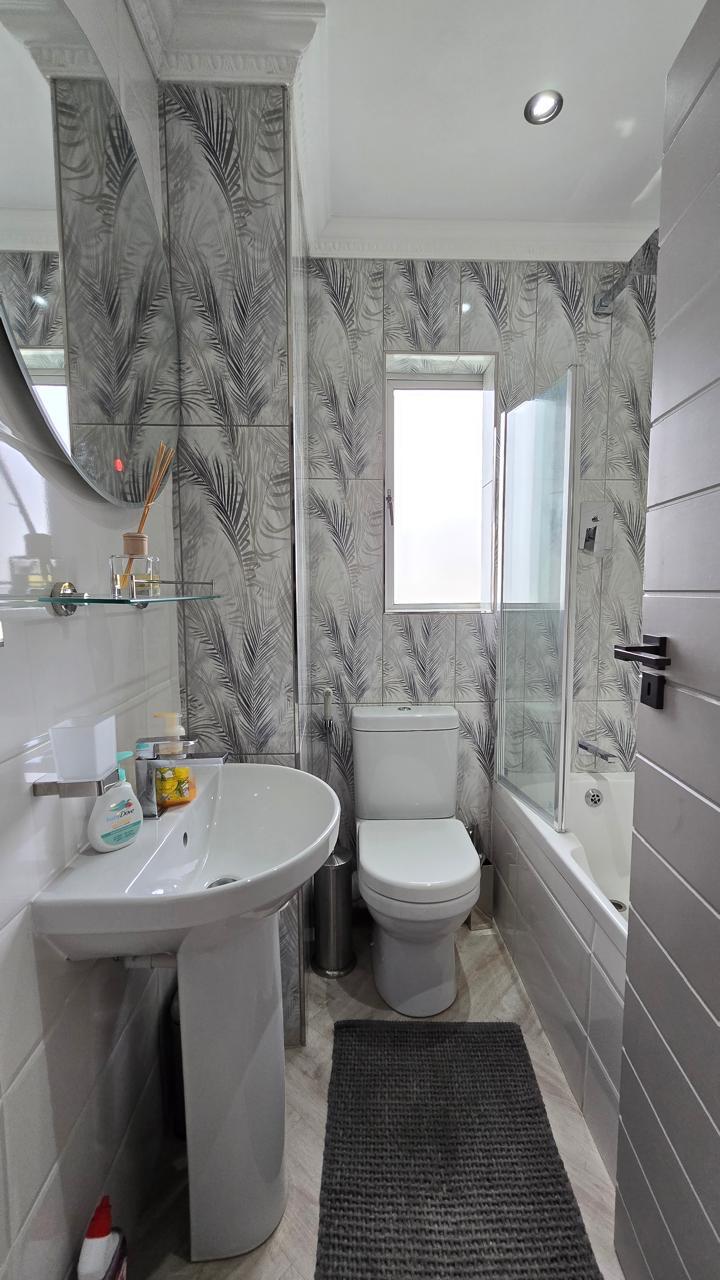 To Let 2 Bedroom Property for Rent in Vredehoek Western Cape